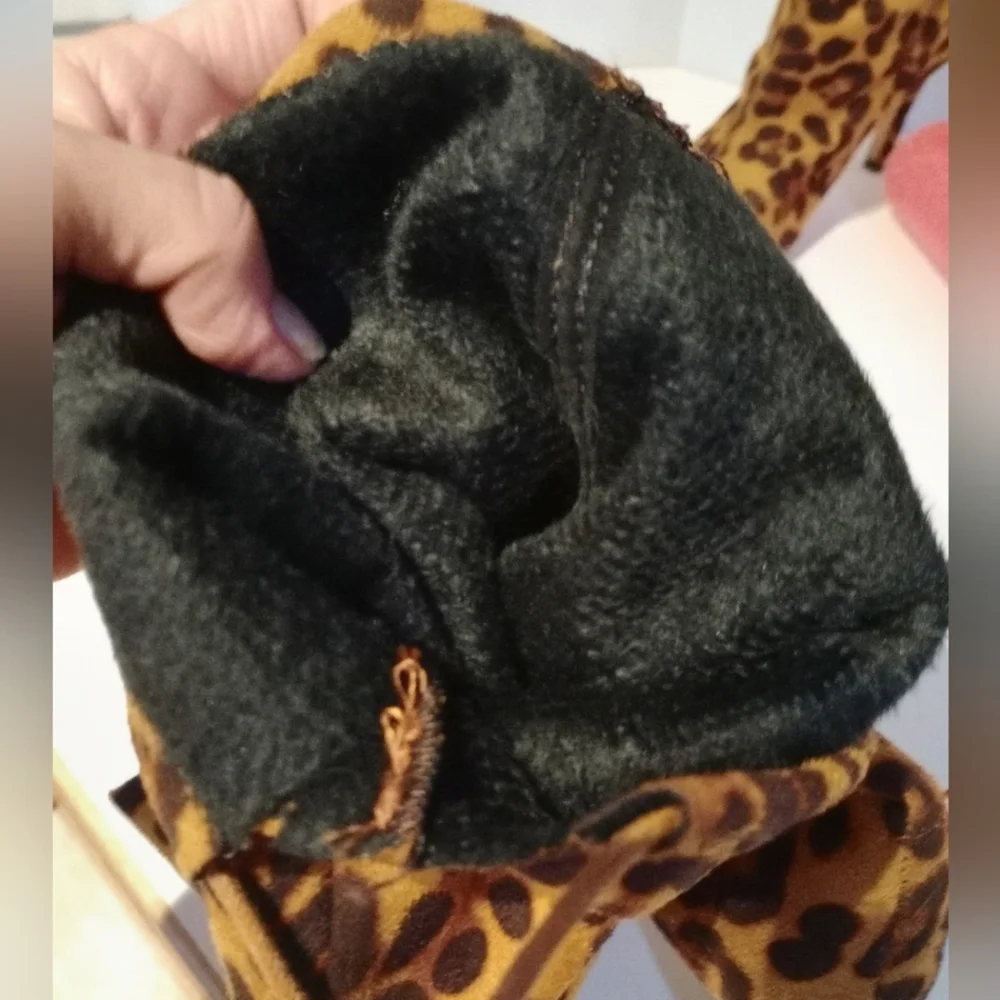 LEOPARD PRINT THIGH HIGH PULL ON BOOTS Sz. 37 EU / 6.5 or 7 US‎